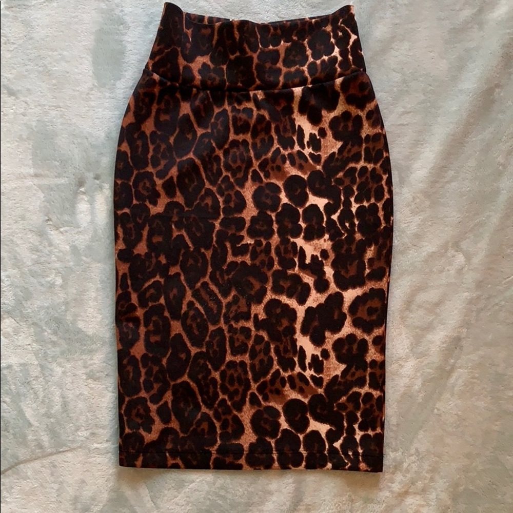 High-Waisted Leopard Print Midi Skirt.
